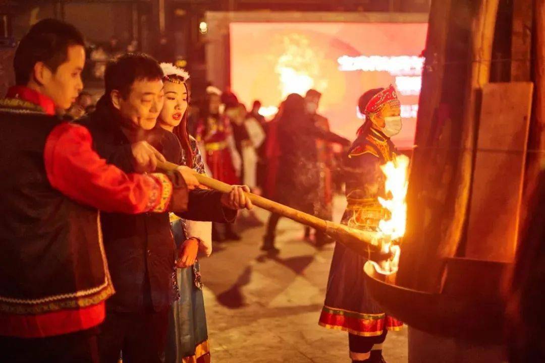 陈仓老街 时间:3月12日-3月14日(17:00-20:00)  当音乐响起 篝火点燃