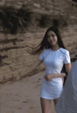 搞笑GIF:我的快递终于到了!