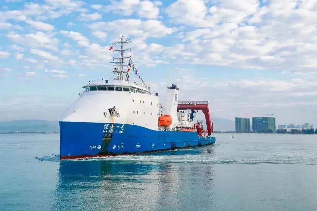 奋斗者号全海深载人潜水器在三亚正式交付