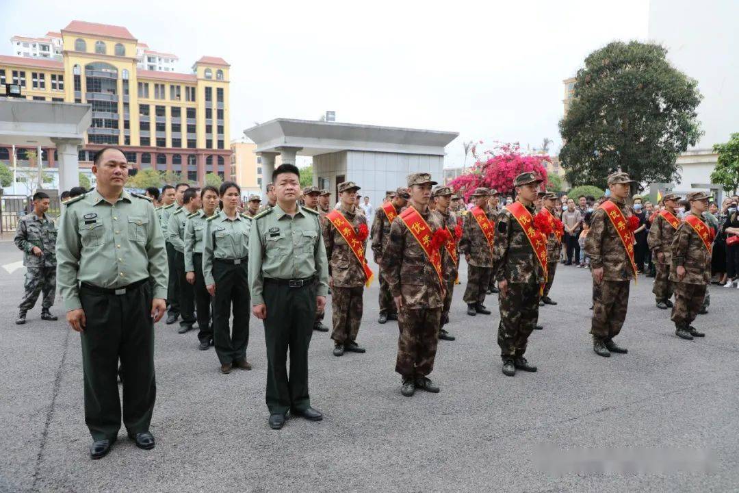 我县举行2021年度新兵入伍批准暨欢送大会25名新兵光荣入伍