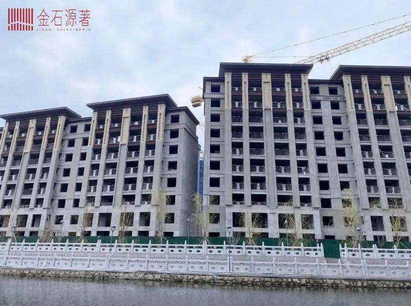 在海安众多新建的楼盘之中,金石源著地处海安心脏位置人民路,占据最