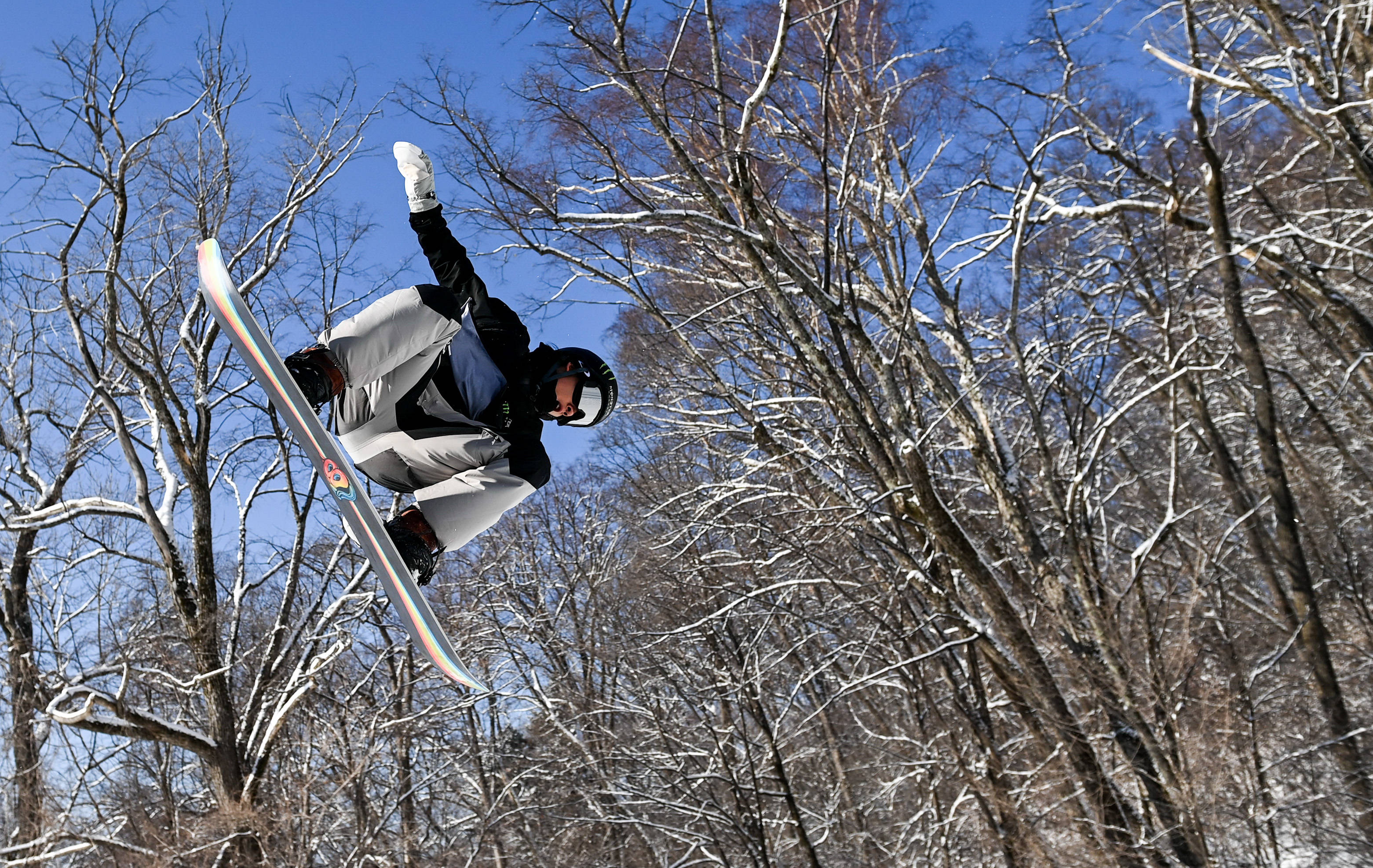 单板滑雪——全国锦标赛:苏翊鸣获坡面障碍技巧冠军