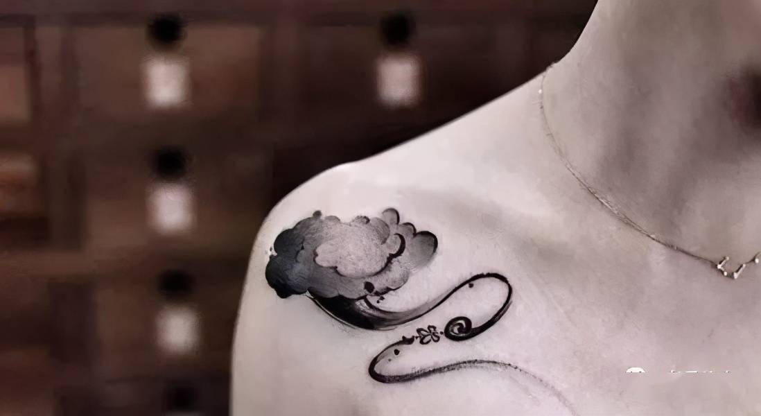 吸引了越来越多的纹身爱好者选择荷花图案 03 祥云,在中国传统文化里
