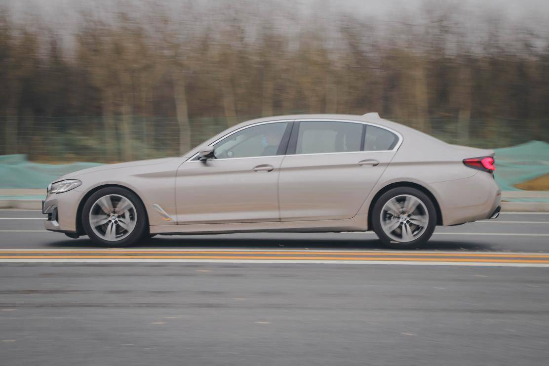 牛x评测:新款宝马530li 或许是最值得推荐的c级车?