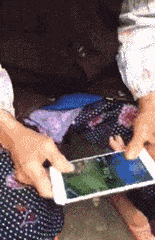搞笑GIF:那个,结婚以后你别打我和孩子啊!