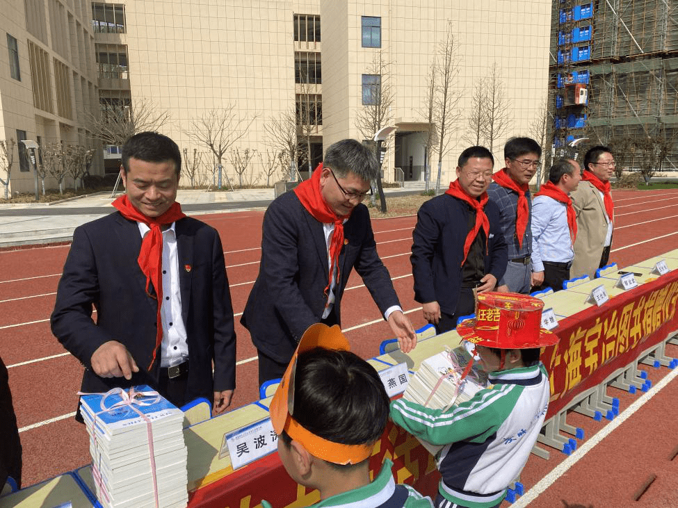 300余册爱心图书捐赠肥东学校