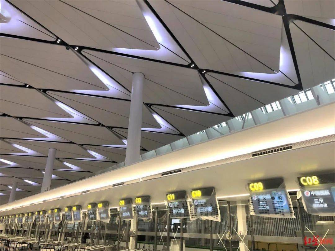 天府国际机场航站楼竣工 内附最新旅客出发手册!
