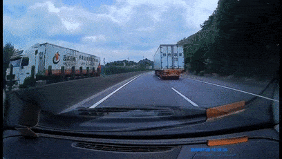 实拍:大货车