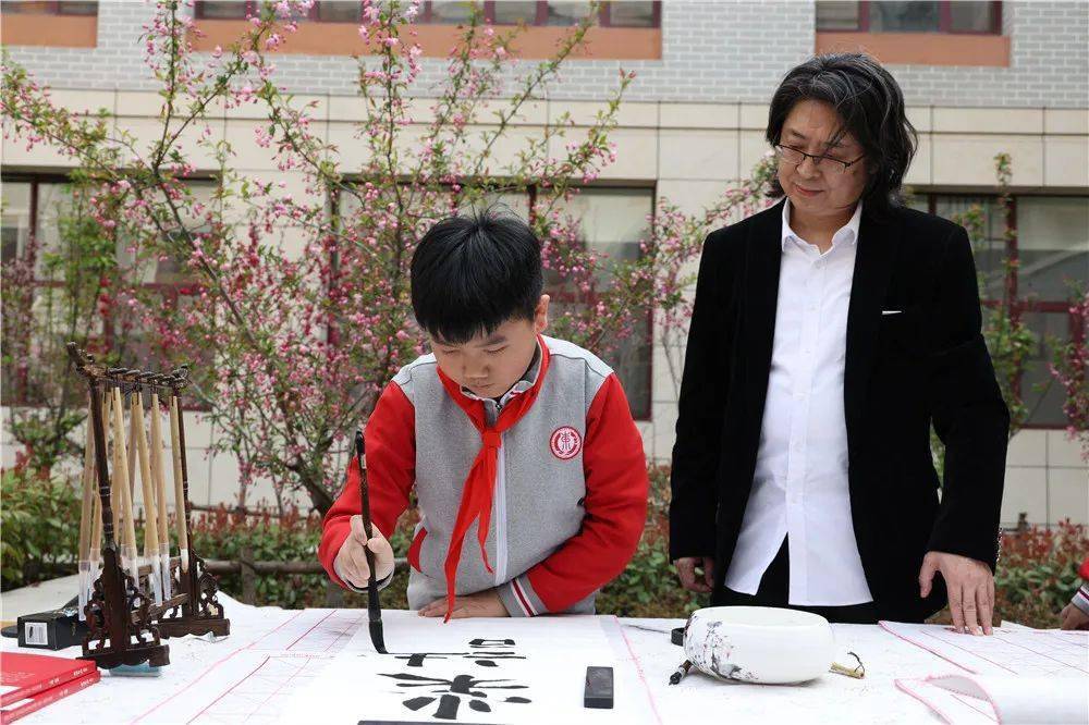 青岛东川路小学海棠雅集新蕊绽放青