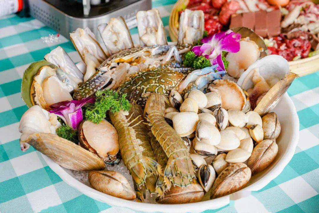 顺德新开的海鲜大排档,锅仔粥,簸箕菜,啫啫煲,每道菜都是经典,凌晨