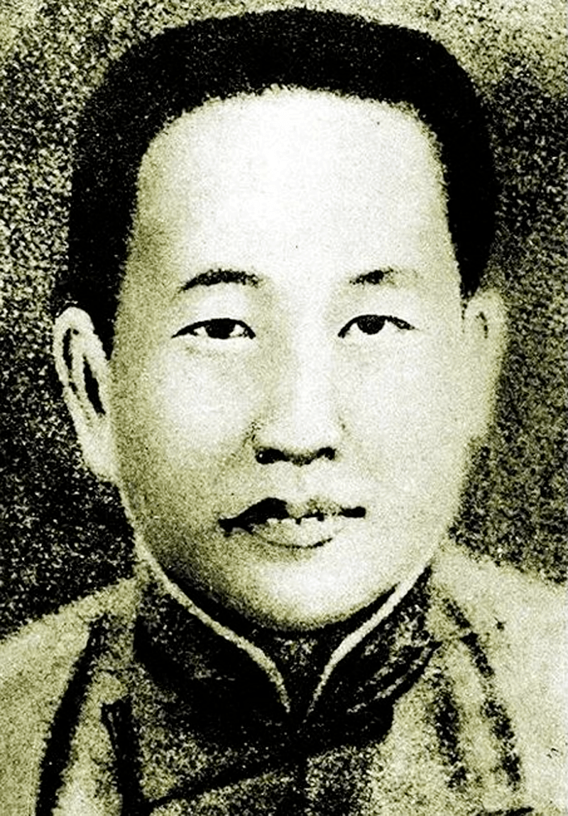 李中,原名李声澥,字印霞,1898年出生于湖南双峰,是