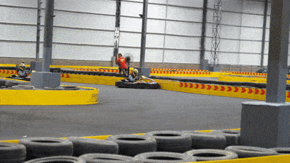 清湖站的「风动卡丁车」 总面积就有6000㎡ 其中沥青赛道就长达385米