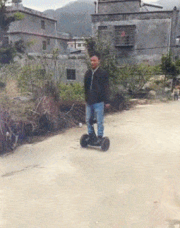 大哥,我心疼我的小车十分钟啊!