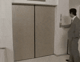 搞笑GIF:这孩子肯定会怀疑人生