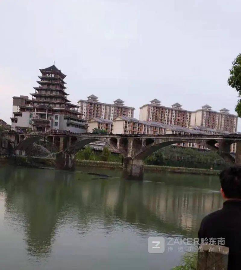 今晨锦屏一座风雨桥失火损毁一场大火烧掉了很多人童年的回忆