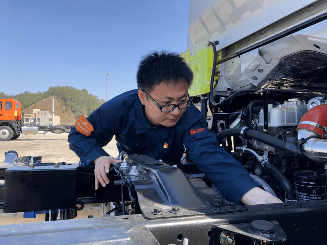 赖志永中国重汽集团福建海西汽车有限公司质量部部长,工程师完成氟