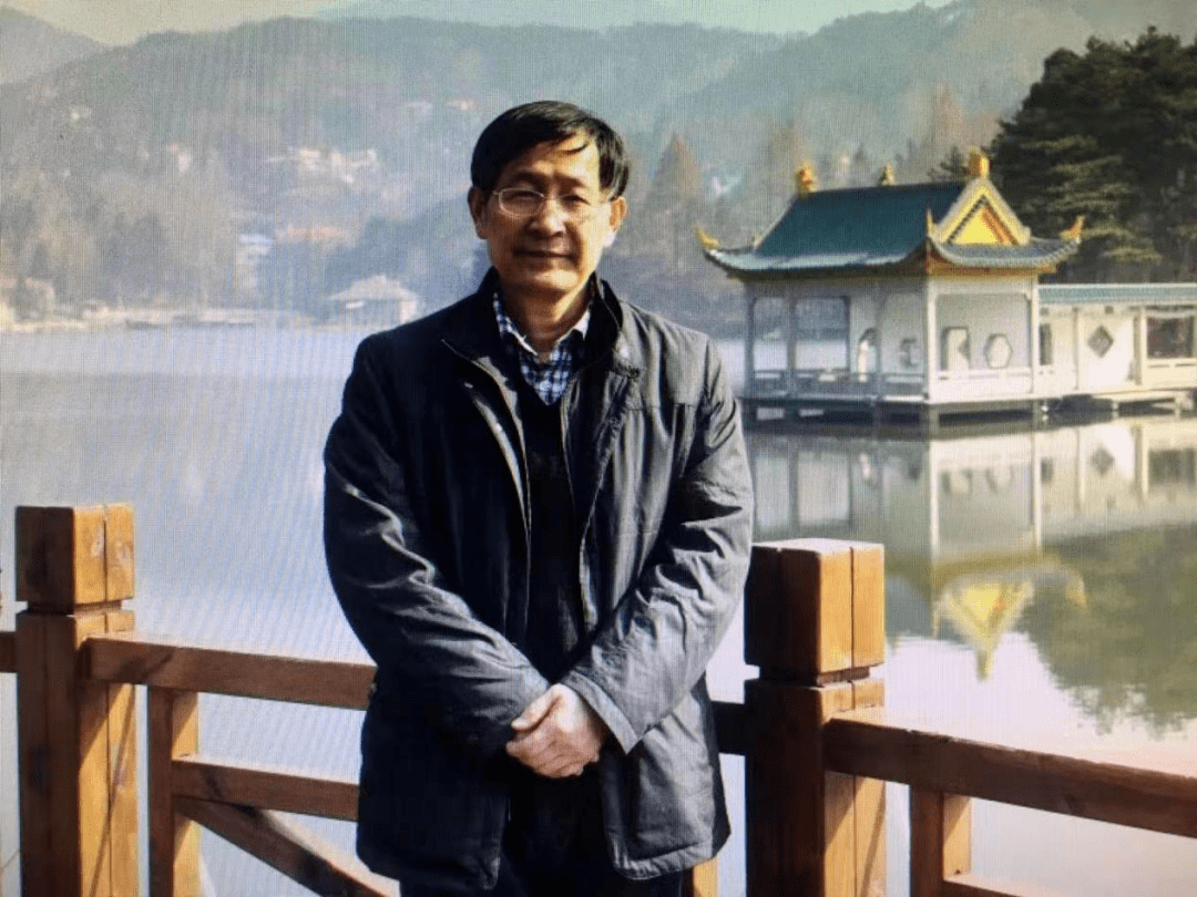 5月9日(周日)14:00 活动地点 汤湖图书馆报告厅 主讲人 王玉德