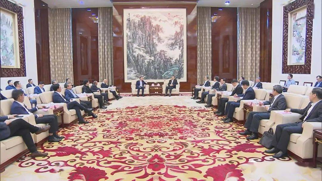 李锦斌王清宪与出席"天下徽商"圆桌会议嘉宾代表座谈