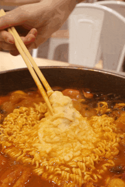 两店通用【石飨汇石锅拌饭】韩剧里的美食!仅69.9元抢