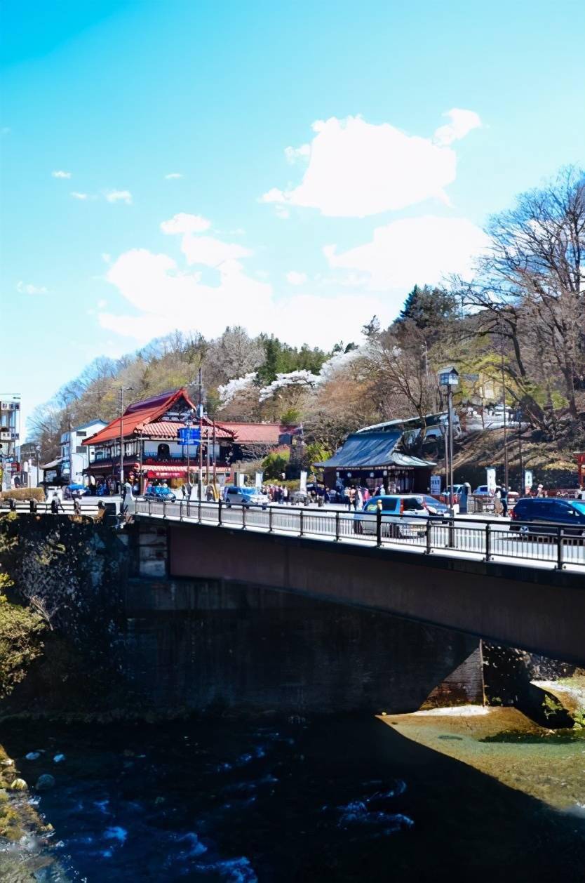 "日光的神社及寺庙"是指存在于日本栃木县日光市的神社及寺院的总称