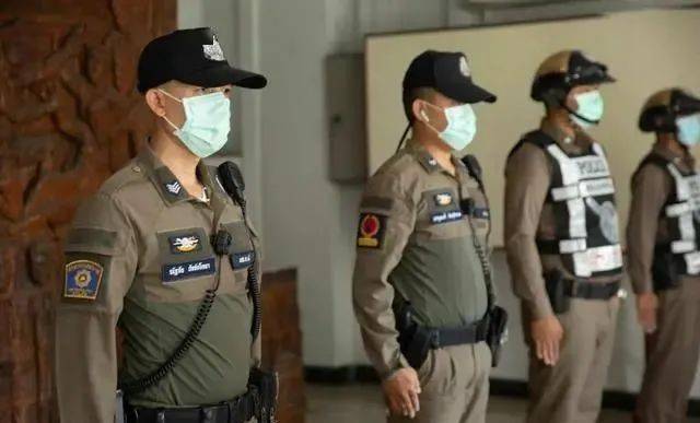 泰国警察将推出新制服,不再紧身了!