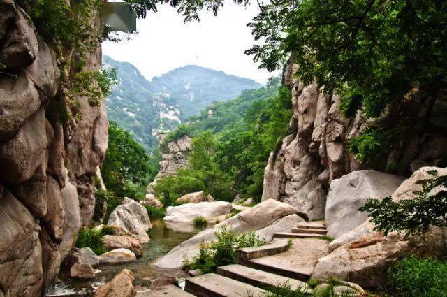 耸峙的山峰, 京城晓群/摄影 这里就是 碓臼峪 碓臼峪风景区 位于昌平
