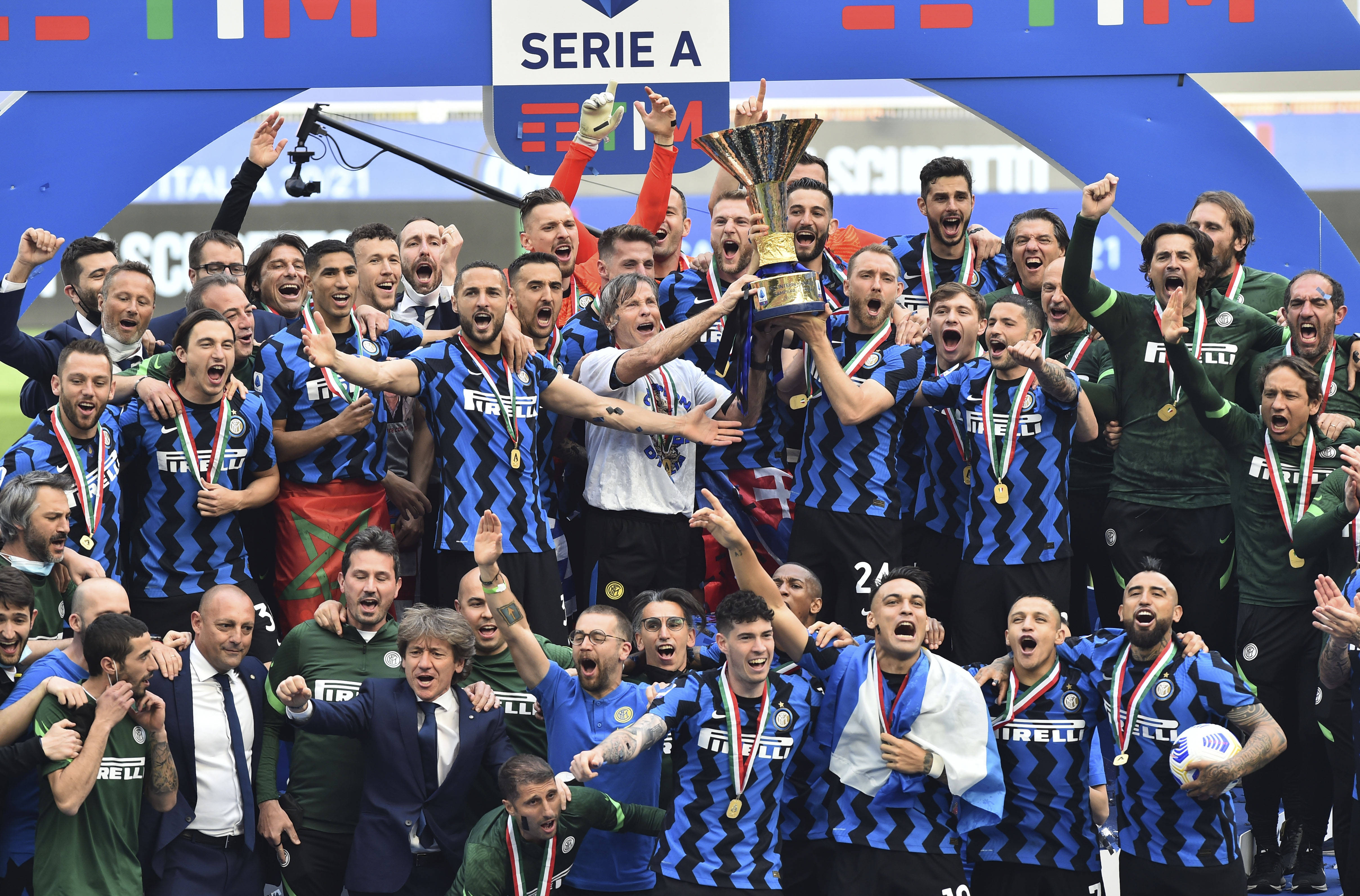 当日,在2020-2021赛季意大利足球甲级联赛第38轮比赛中,提前夺冠的