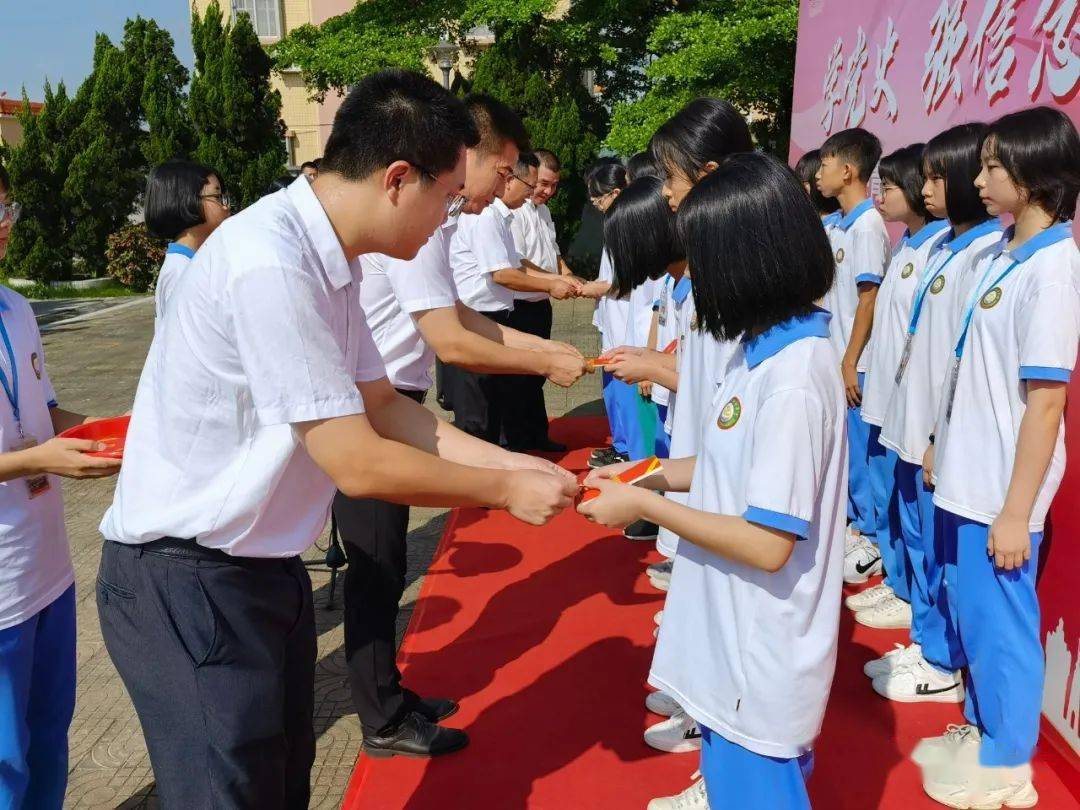 61 都斛中学61台山一中光荣啊!共青团员!