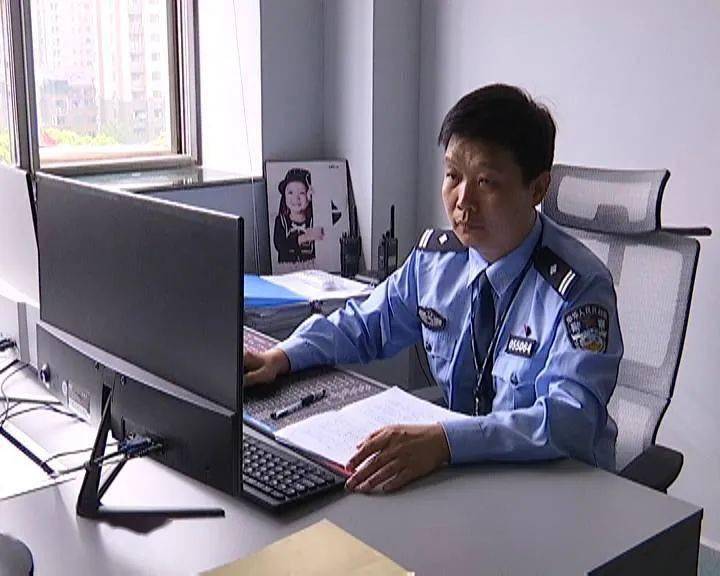 慕龙飞是许昌市公安局魏都分局的一名网安民警,说起来做短视频的初衷