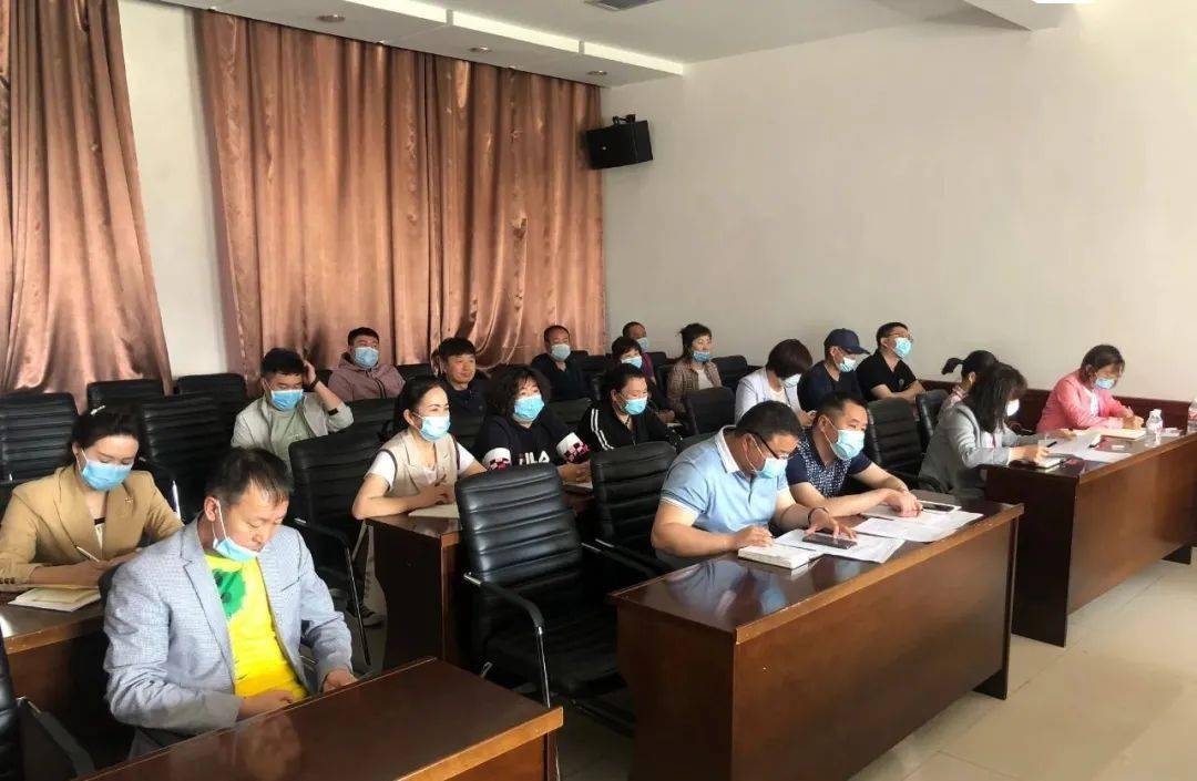 县委常委,政府副县长李水泉,县政协副主席,民政局局长徐道强及我县