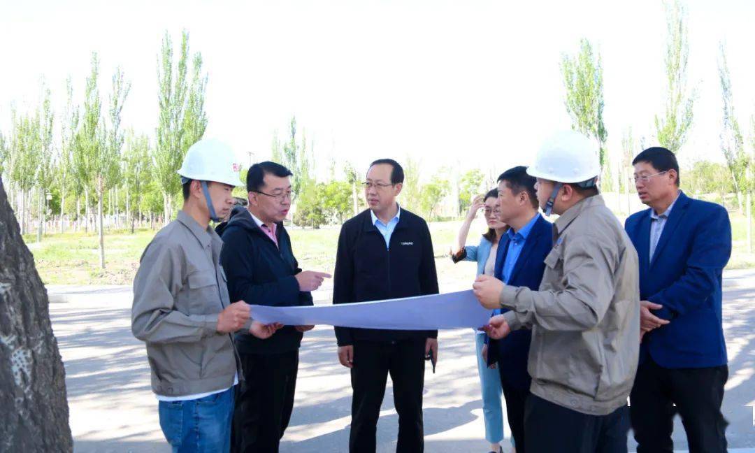 5月27日上午,利通区委副书记,政府区长李玉山调研项目建设进展情况.
