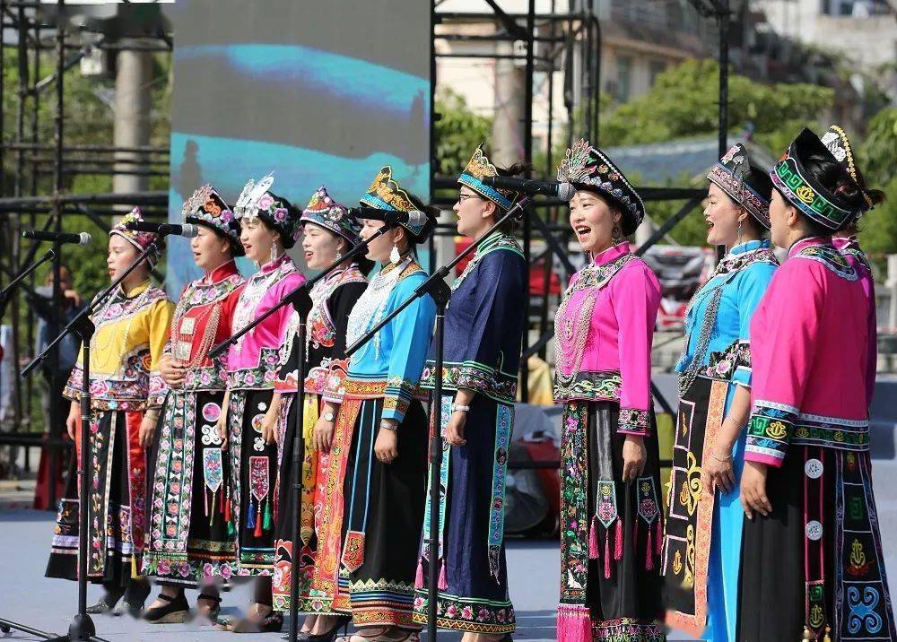 随后,隆林壮族山歌南盘江调,哥侬呵调,沙梨调,苗族芦笙吹奏,仡佬族