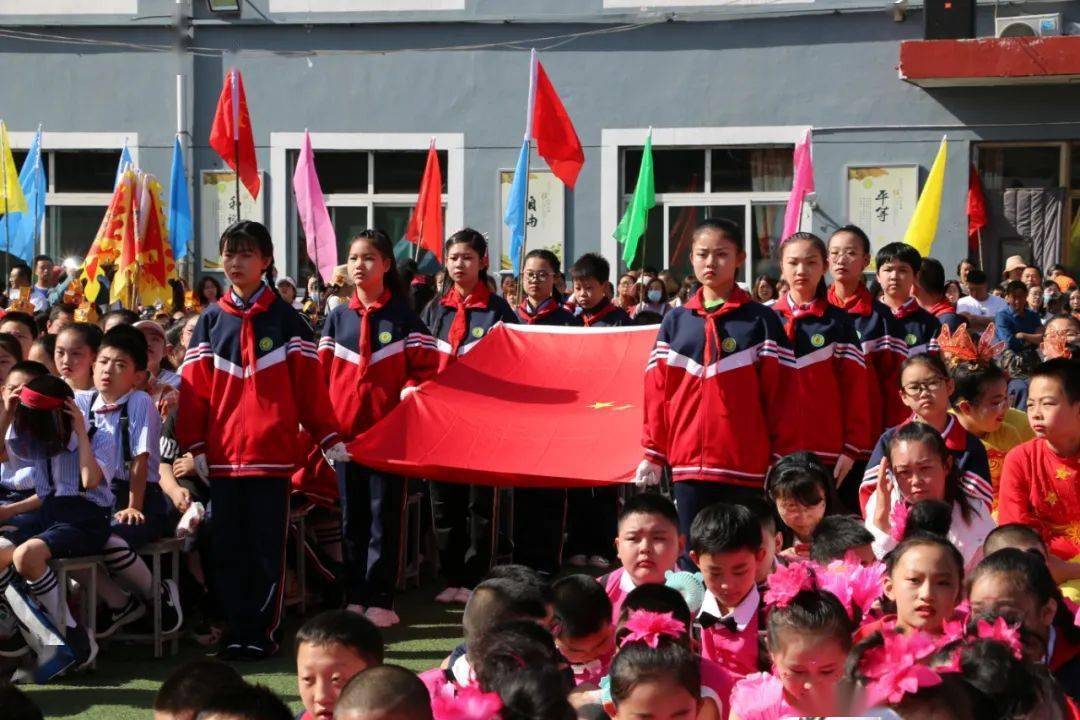 静乐县新建小学举办庆六一文艺汇演