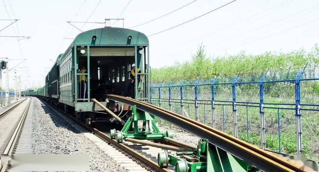 中标中铁铁龙沙鲅铁路分公司100米长钢轨运输车组项目,实现了国