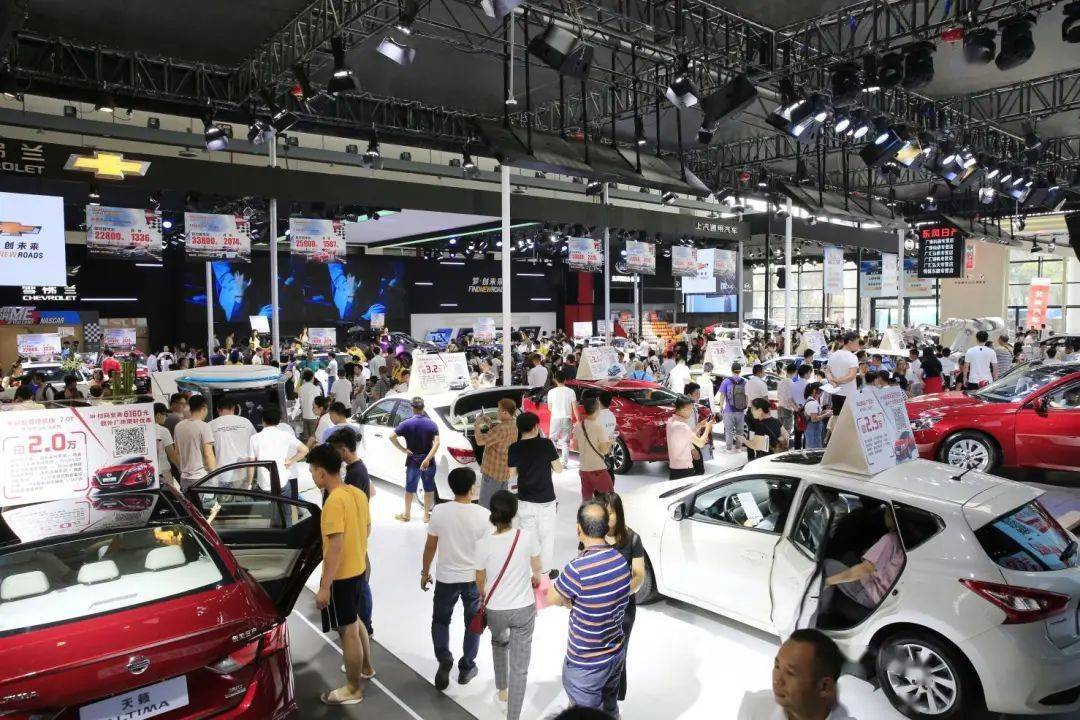 7,百款特价车 时间:6月11-14日 地点:车展现场 活动概况:"惠"买车,超