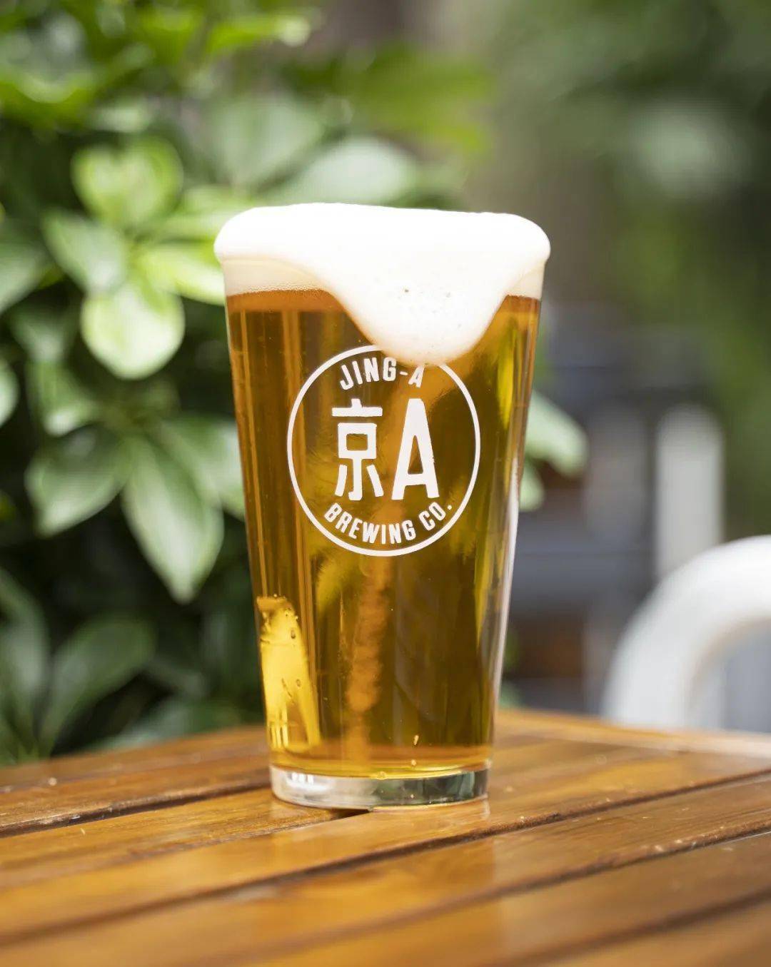 0%这款清爽的啤酒源自京a最受欢迎的飞拳ipa,低酒精度的酒体散发出