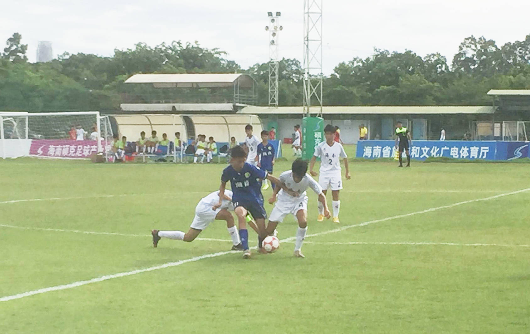 比赛技战术含量越来越高 海南省青少年足球冠军联赛正