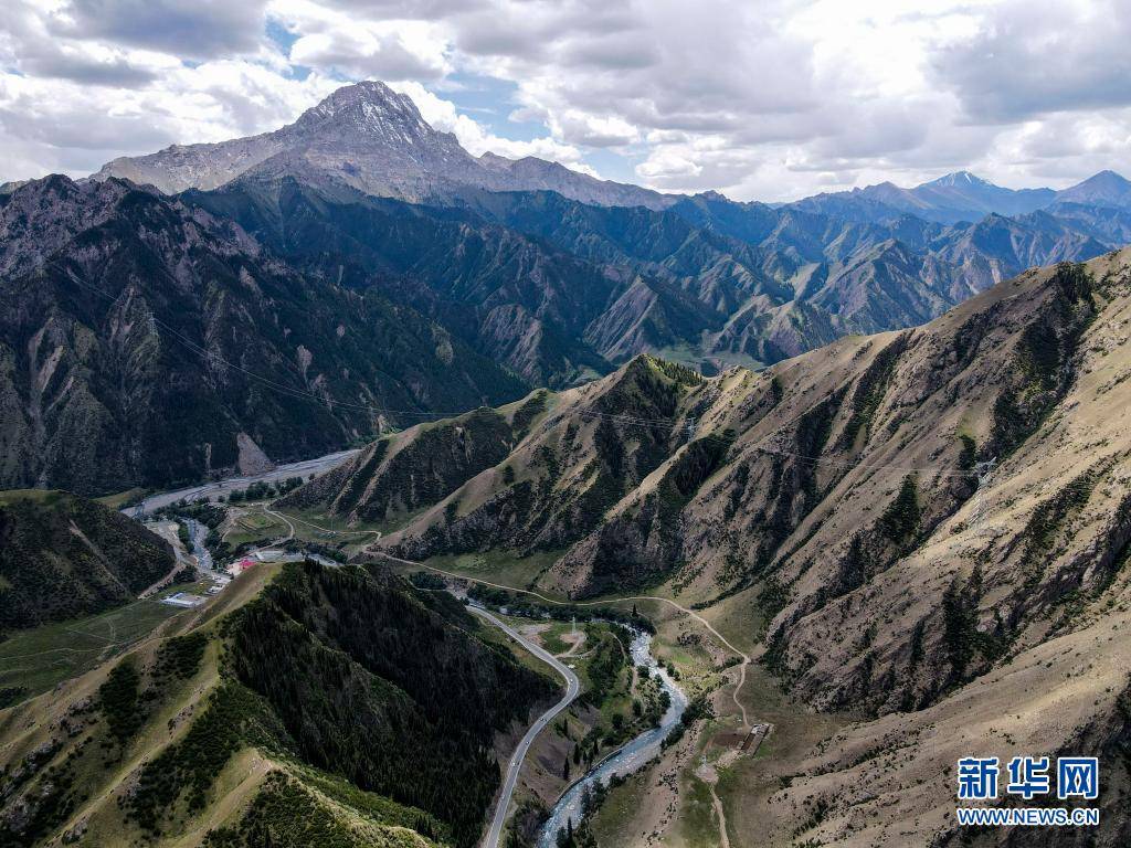 独库公路引客来_库车县