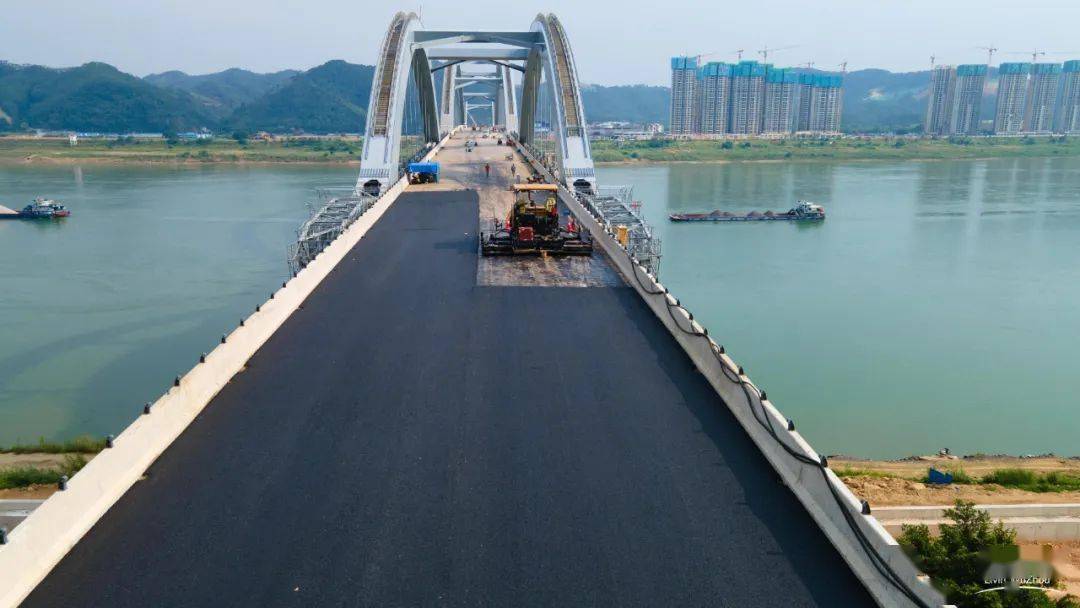 最新进展梧州西江四桥正式进入铺设沥青路面阶段7月份通车真的有望了