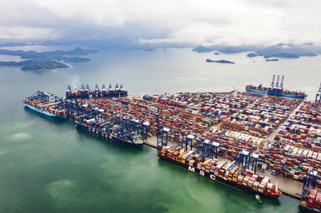 广州港南沙三期码头今日中午全面恢复办单业务;盐田港