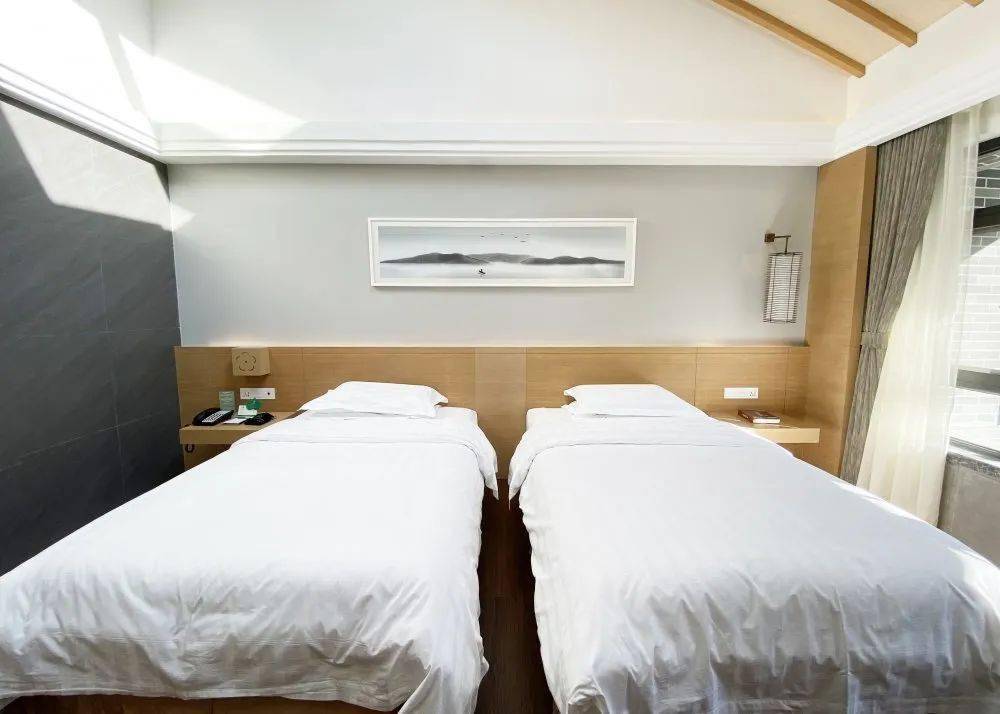 【清凉一夏】￥618元起入住新兴象窝酒店山景豪华房,玩转茶园生态园