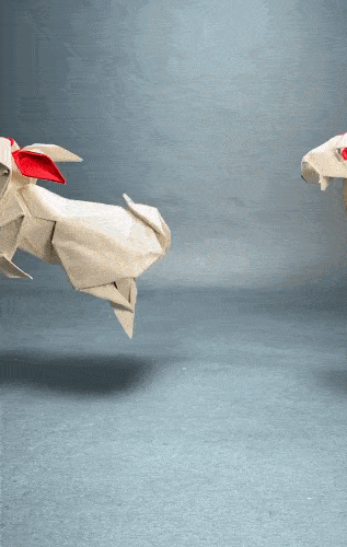 还亲手给孩子们折了很多有趣, 益智的折纸玩具