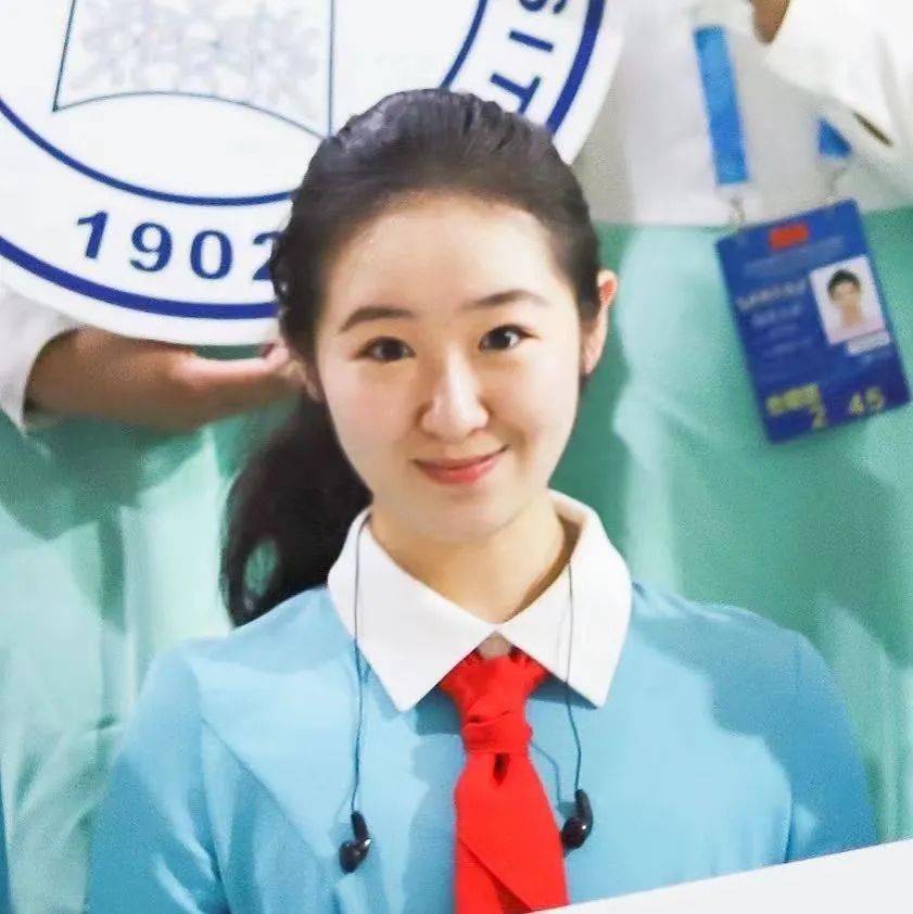 百年风华与师共廿大连24中2018届毕业生刘懿莹在建党100周年献词团的
