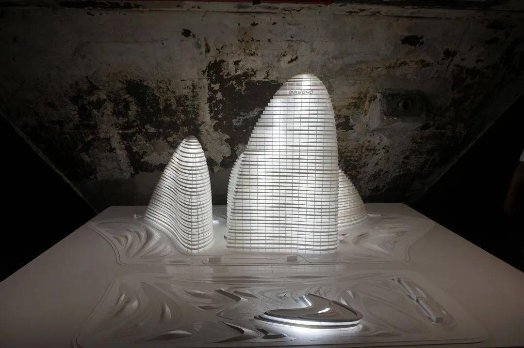 扎哈·哈迪德建筑事务所与soho中国目前一共有四个合作项目:望京soho