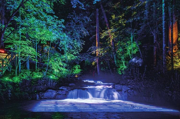 长白山大戏台河景区——点亮"夜经济" 助力全域旅游发展