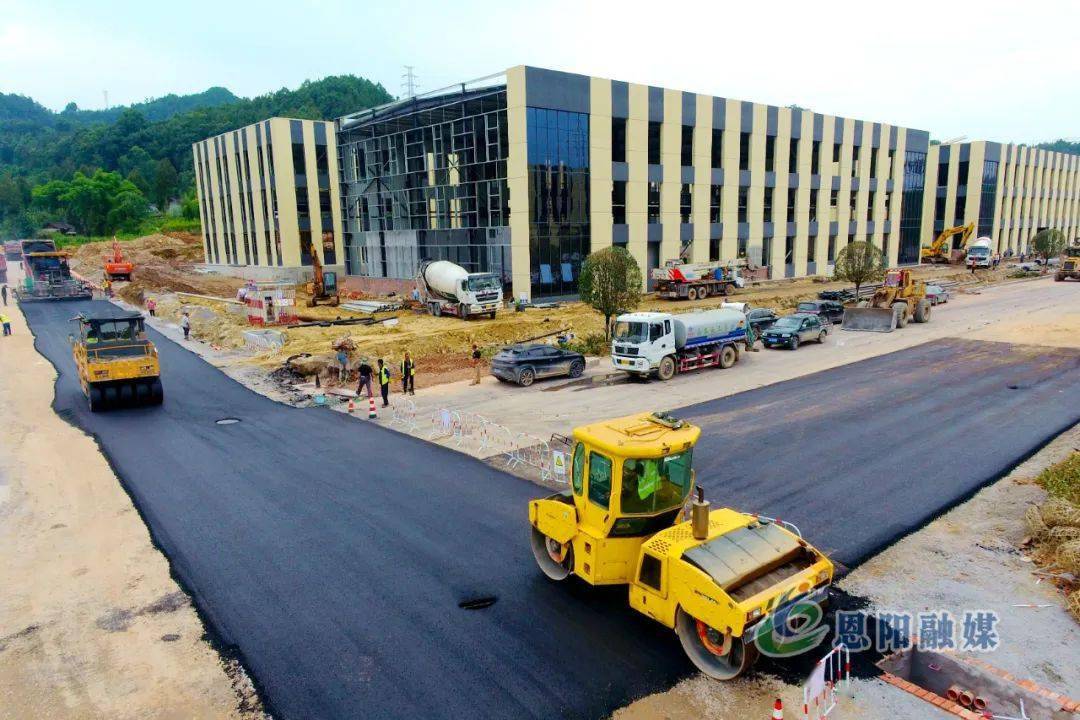 加速奔跑二季度全市重大项目推进现场会上的恩阳实力