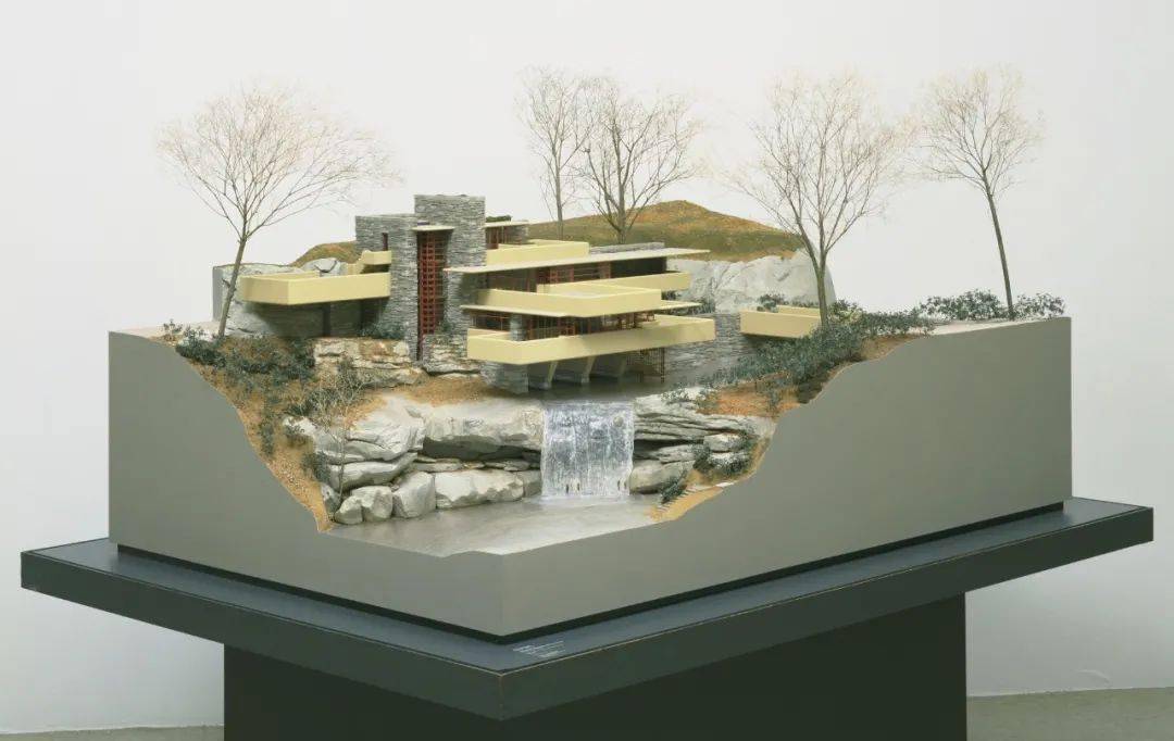 弗兰克·劳埃德·赖特设计的流水别墅模型