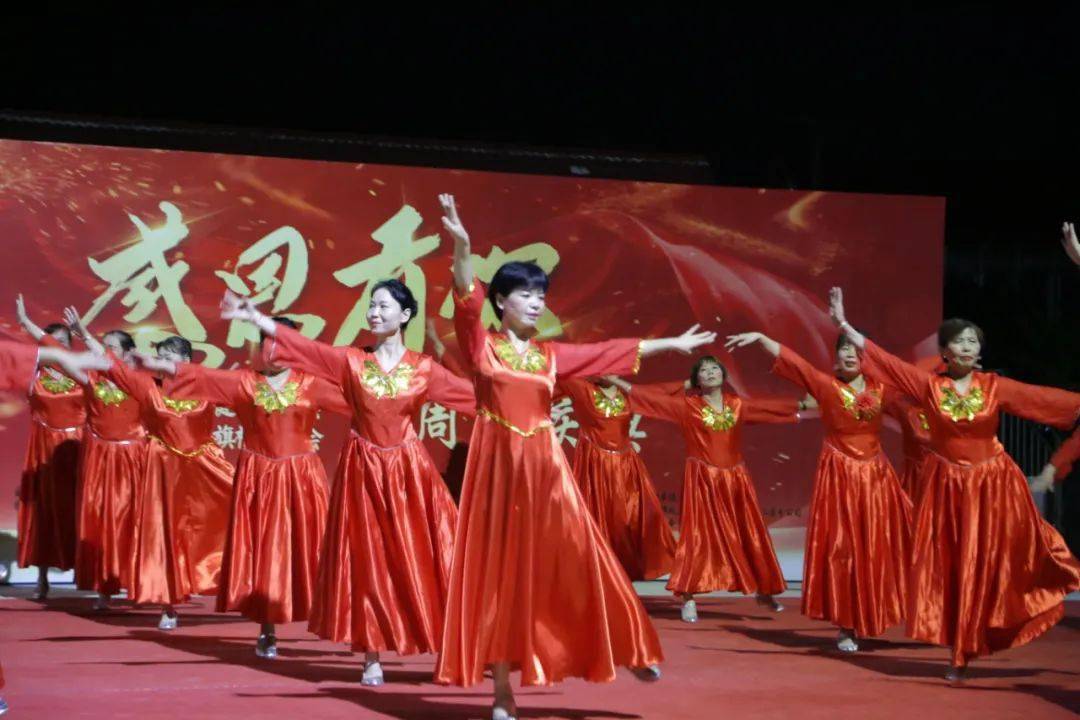 16,广场舞《祝福你,盛世中国》队长:刘建红因为本篇只能放十个视频