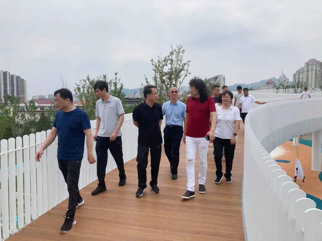 济宁市城市管理局局长徐兴华一行莅临集团参观考察