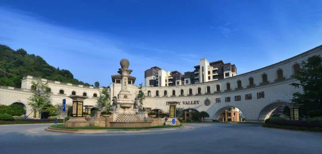 不用惊讶,还真有 乐湾国际城 距离城央较近又私享乌当生态秘境,兼有